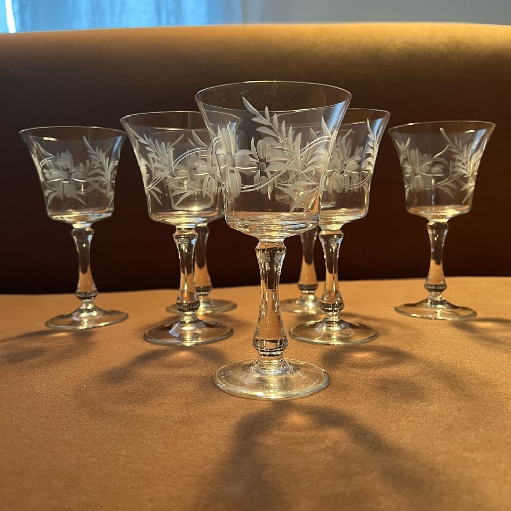 8 Cordial Glasses